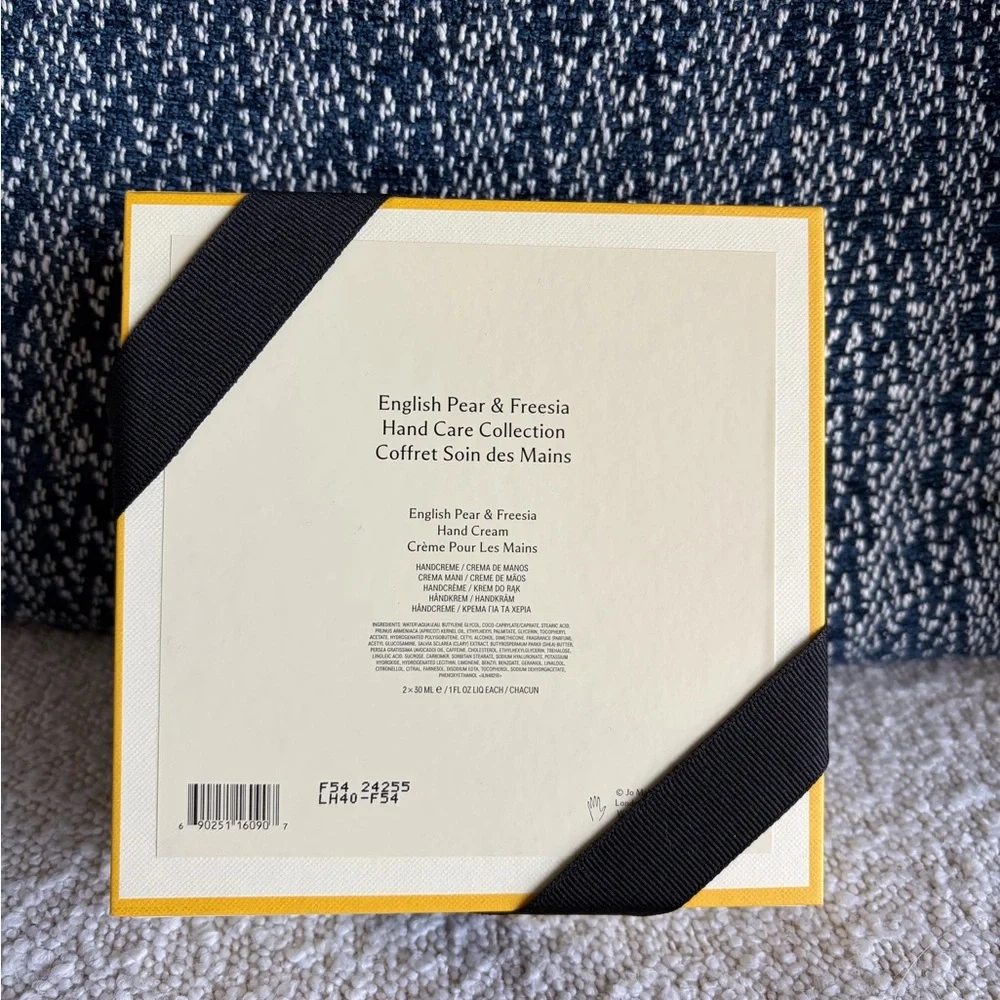 Jo Malone Hand Cream Gift Set plus free bonus samples - Picture 2 of 6